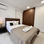 Finikoudes Nest 2 * ラルナカ